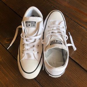 Size 6 Women’s White Converse All Stars
